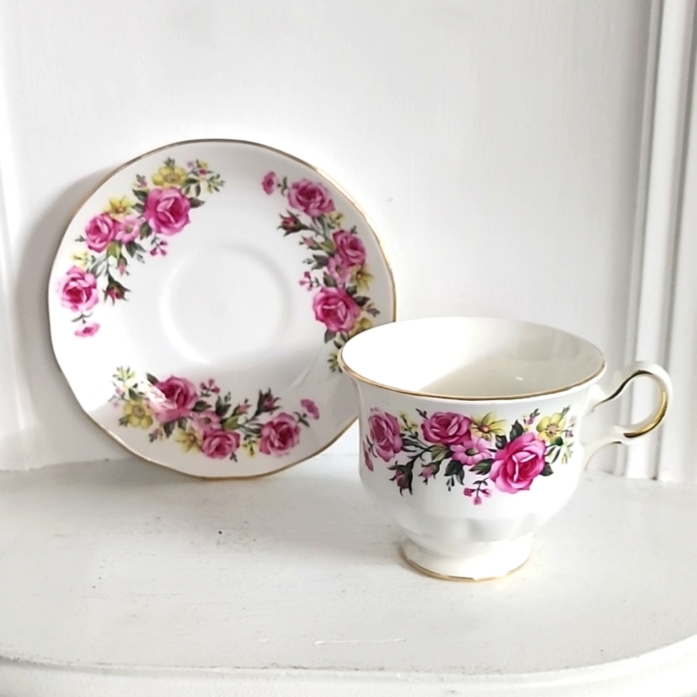 Royal Vale Bone China Teacup and Saucer (8583) - Pink Roses - England